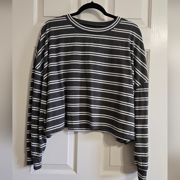 SHEIN Curve Gray and White Cropped Striped Top Long Sleeve - Picture 1 of 4